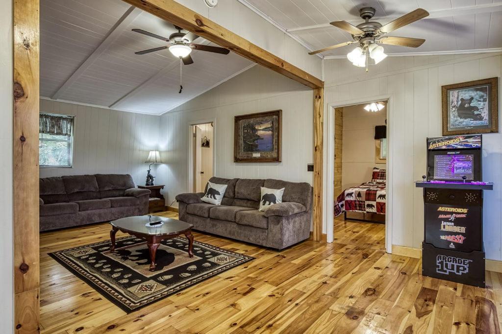 Four Bears Den, Hot Tub, 1089 Of Free Attraction Tickets For Each Paid Day, Dollywood And More Gatlinburg Exteriér fotografie