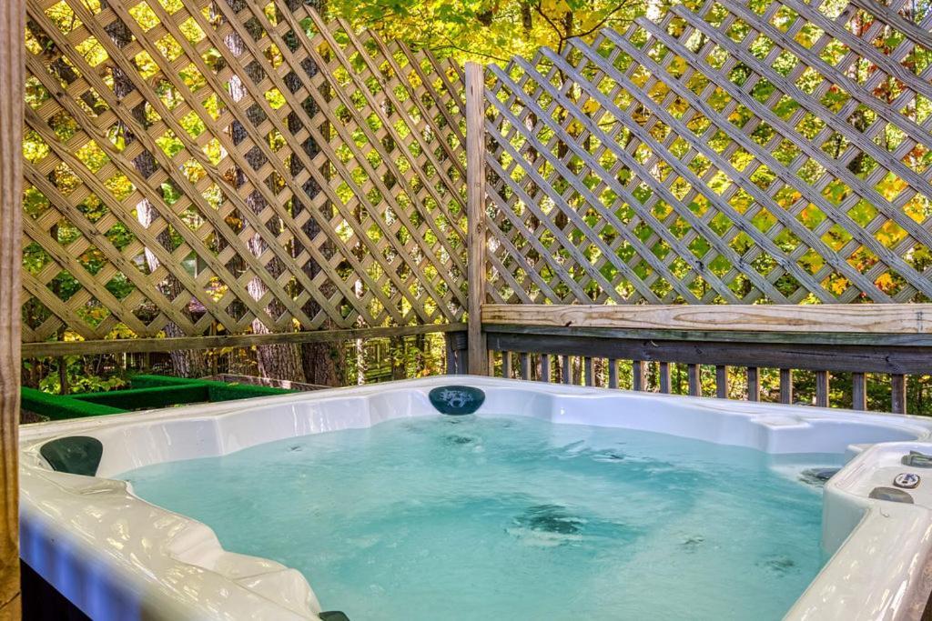 Four Bears Den, Hot Tub, 1089 Of Free Attraction Tickets For Each Paid Day, Dollywood And More Gatlinburg Exteriér fotografie